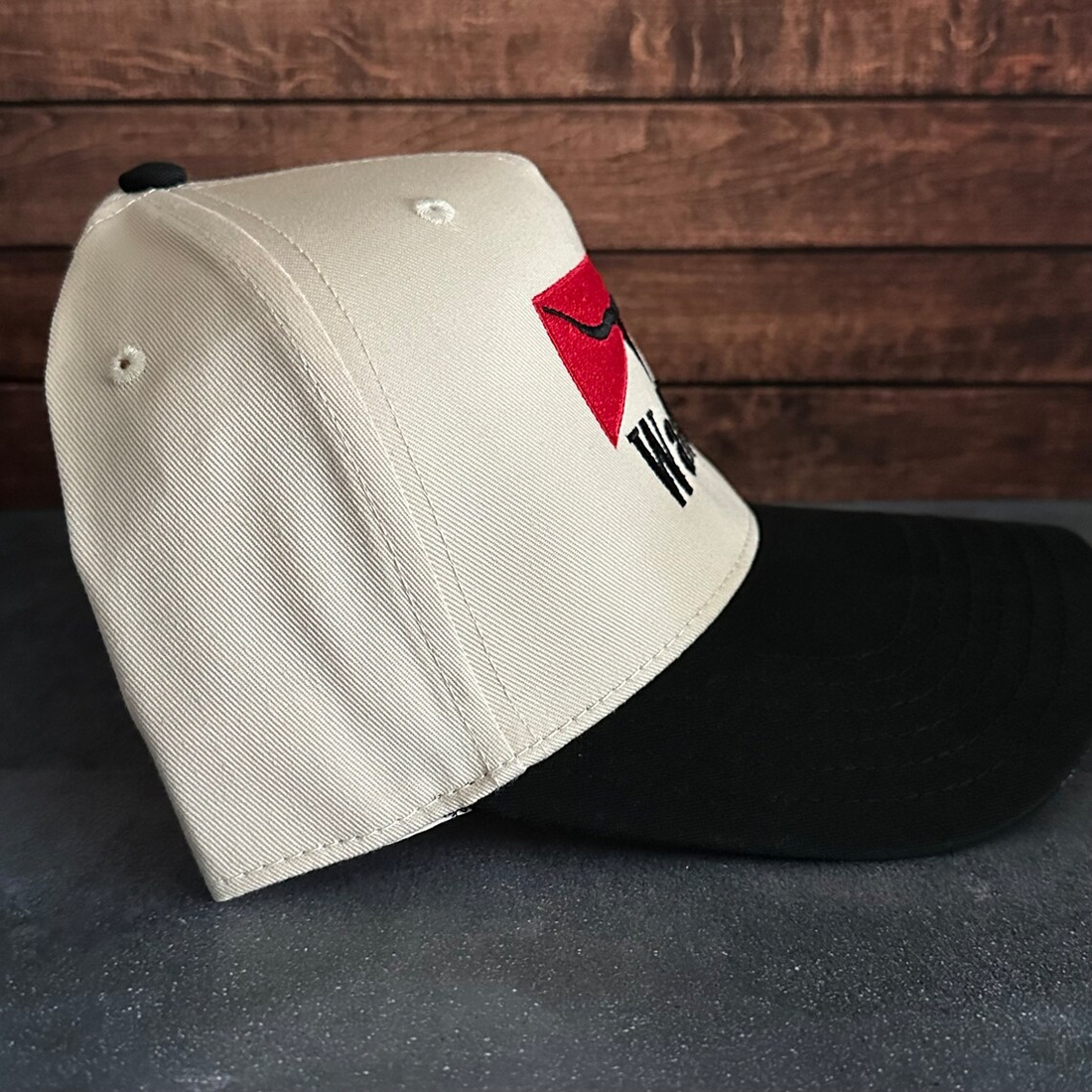 Vintage Wallen Hat ā Embroidered Snapback