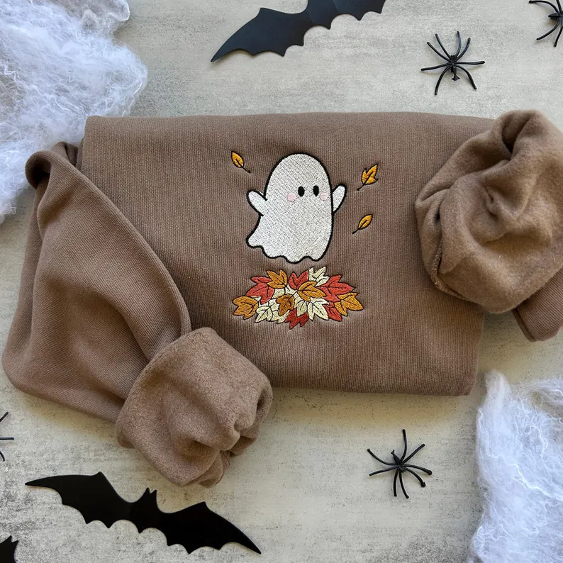 Embroidered Fall Ghost Sweatshirt – Halloween Cozy Sweater