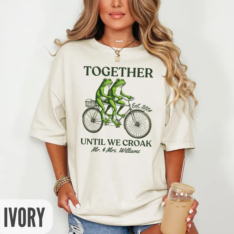 Funny Bride & Groom Frog Shirt – Honeymoon T-Shirt Gift