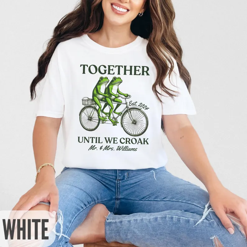 Funny Bride & Groom Frog Shirt – Honeymoon T-Shirt Gift