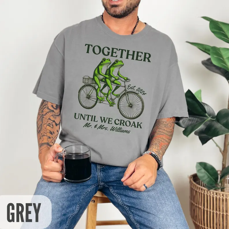 Funny Bride & Groom Frog Shirt – Honeymoon T-Shirt Gift