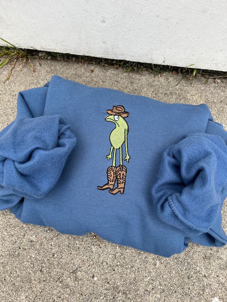 Cottagecore Frog Crewneck ā Whimsical Western Embroidery Sweater