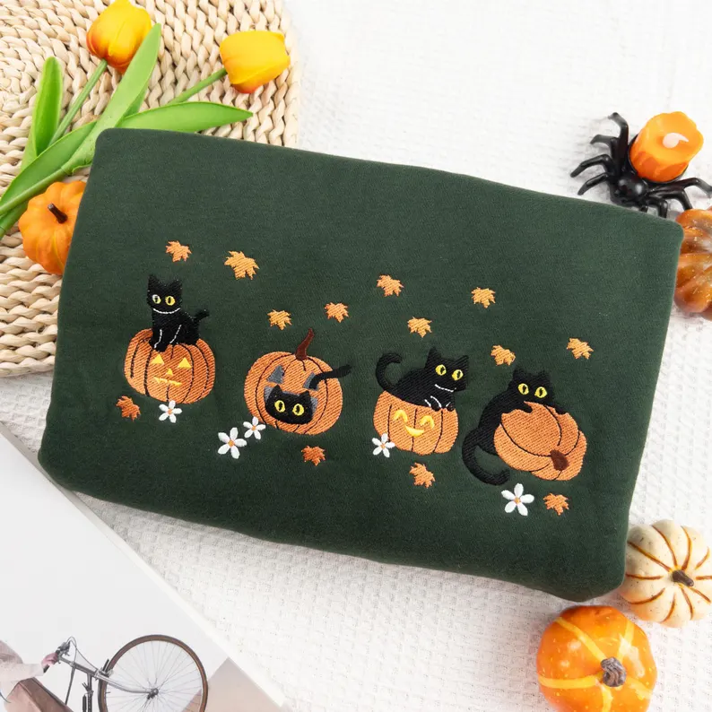 Vintage Pumpkin Autumn Sweatshirt – Spooky Season Black Cat Pullover