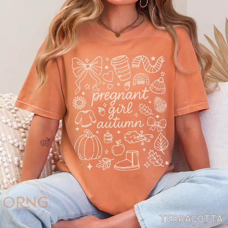 Autumn Pregnancy Announcement Tee – Cozy Maternity & Fall Vibes